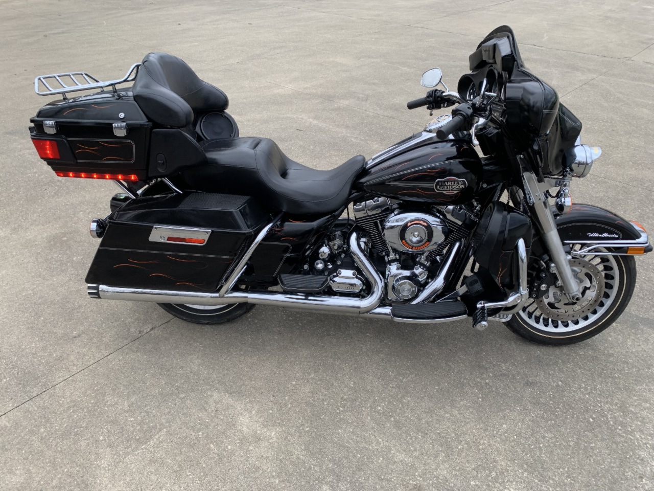 2010 Harley Davidson  FLHTCU Electra Glide Ultra Classic 